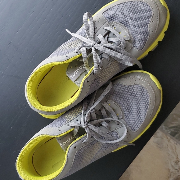 Reebok runners size 7 - Picture 2 of 2